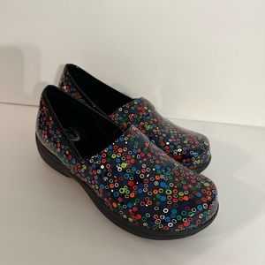 Nursing shoes. 8.5W ortho comfort